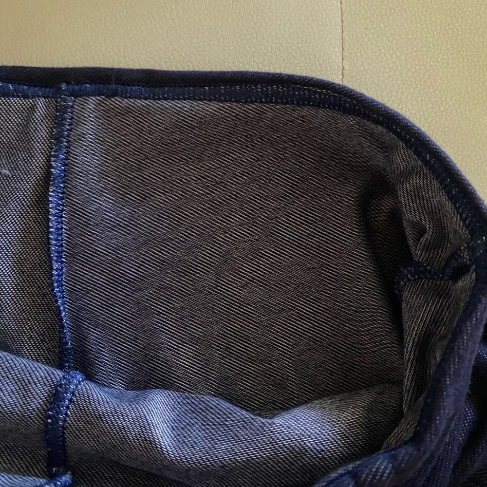 Ruffled Stretch Denim Capris - image 8